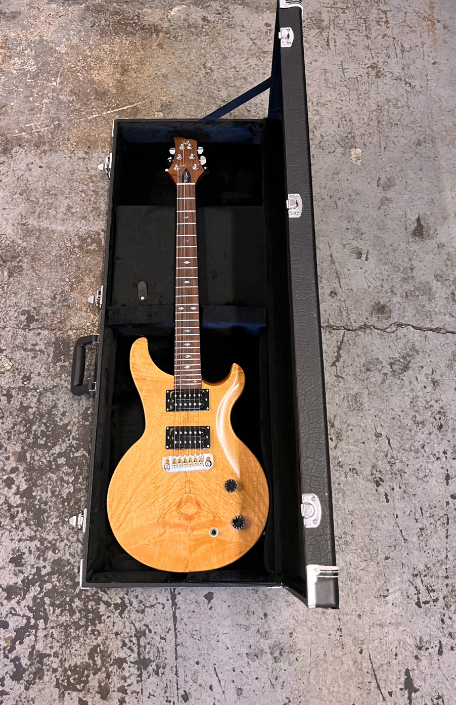 Ferro Guitars Solid Body – Wood Grain